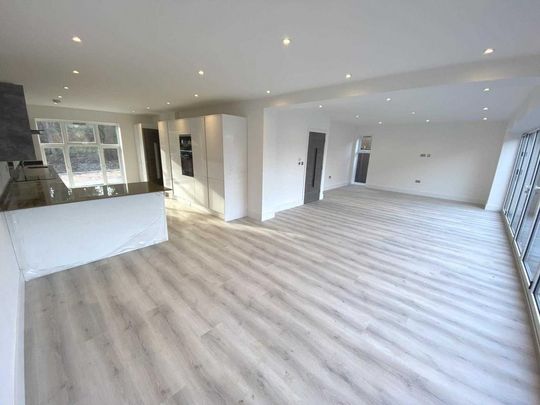 5 bedroom detached house to rent - Photo 1