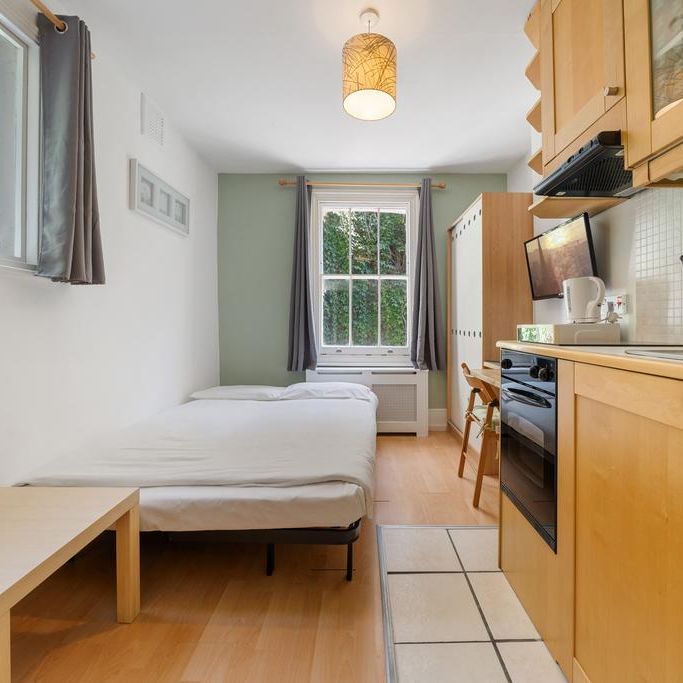 Studio to rent - Photo 1