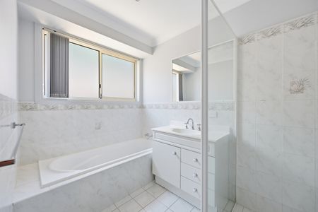 3B Livingstone Road, Port Macquarie NSW 2444 - House For Rent | Domain - Photo 5