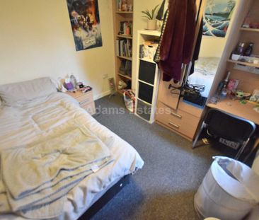 6 bedroom terraced house to rent - Photo 3