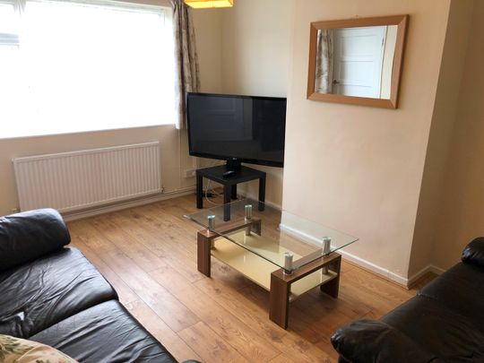 5 Bed Terraced House, Sheriff Avenue, CV4 - Photo 1