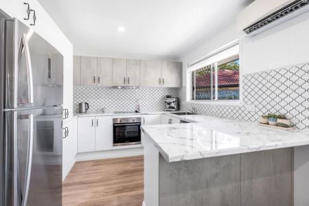 Spacious Single-Level Home By The Bay - Photo 4