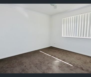 Modern Townhouse Living - Photo 5