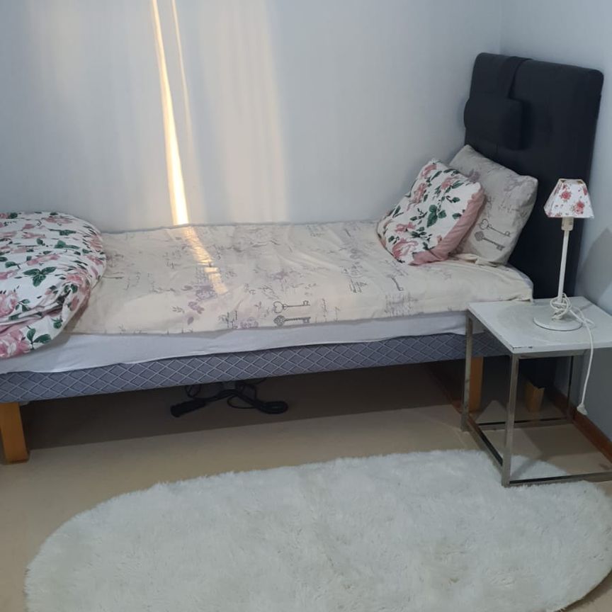 Hagalundsgatan, Solna - Photo 2