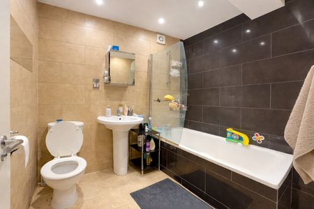 1 Bed Flat, Arthur Road, SW19 - Photo 5