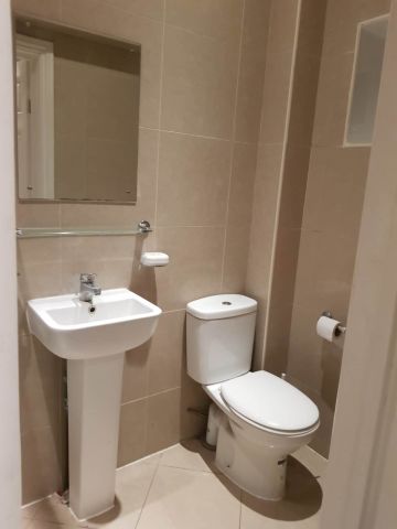 Price £1,100 pcm - Available 17/10/2025 - Furnished - Photo 5