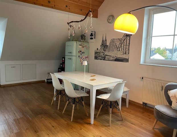 Moderne Dachgeschosswohnung in zentraler Lage von Siegburg - Photo 1