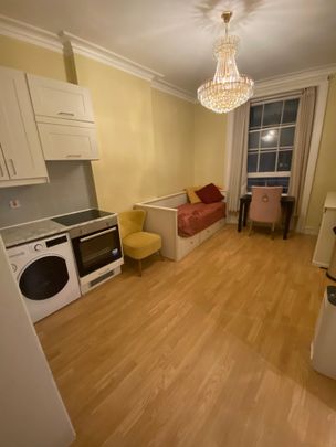1 Bed Flat, Second Floor, W2 - Photo 1