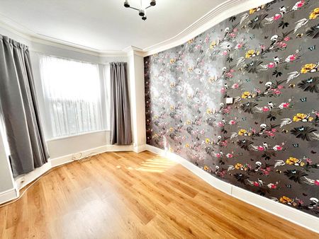 Shaftesbury Avenue, Southend-on-Sea, Essex, SS1 2YS - Photo 2