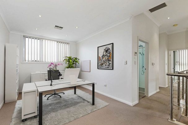 Luxury Family Home - Photo 1