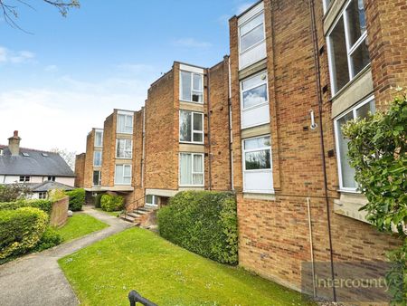 High Street, CB10, Saffron Walden - Photo 3