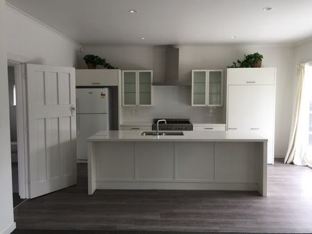 4 Bedroom home in Richmond - Photo 2