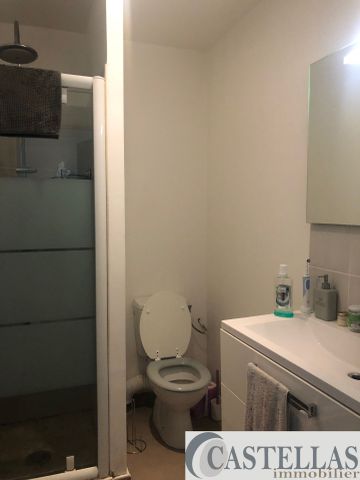 Location Appartement 2 pièces 42m² ROQUEFORT 13830 - Photo 4