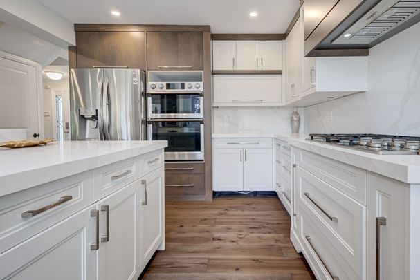 For Lease - 615 Sandford Street, Newmarket, Ontario - Photo 1