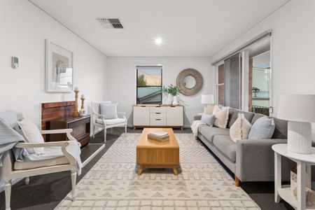 8 Welsh Place, Chifley ACT 2606 - House For Rent | Domain - Photo 5