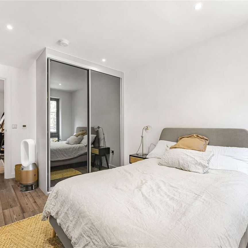 One bedroom flat in a loft-style apartment development. - Photo 1