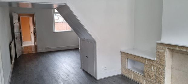 3 bedroom terraced house to rent - Photo 1