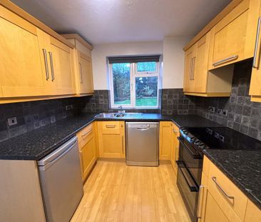 3 bedroom detached to let - Photo 2