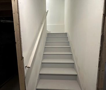 Condo Townhouse For Lease | X8472960 - Photo 2