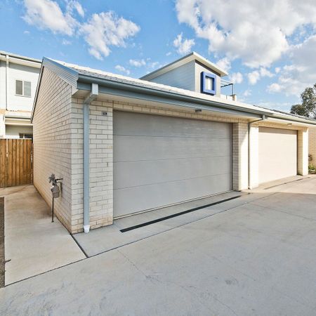 Spacious townhouse in a great location - Photo 5