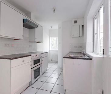 3 bedroom terraced house to rent - Photo 5