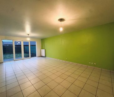 Gesloten bebouwing in rustige omgeving met garage - Photo 1