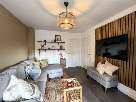 3 bedroom semi-detached house to rent - Photo 5