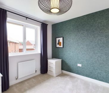 Great Oldbury Drive, Stonehouse, Gloucestershire, GL10 - Photo 2