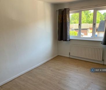 3 bedroom detached house to rent - Photo 3