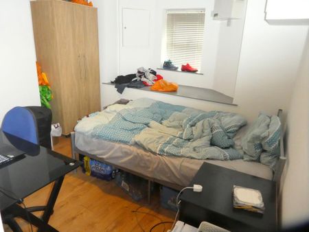 4 bedroom apartment to rent - Photo 4