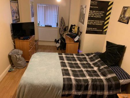 5 bedroom flat to rent - Photo 5