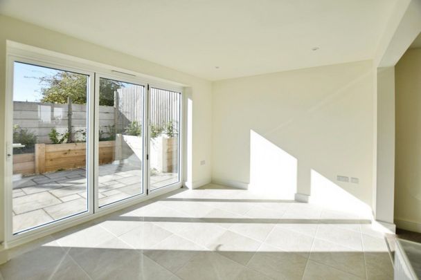 3 bedroom House To Let - Photo 1