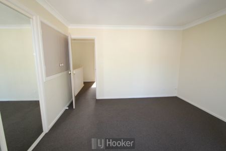 UPDATED THREE BEDROOM TOWNHOUSE BY THE LAKE! - Photo 3