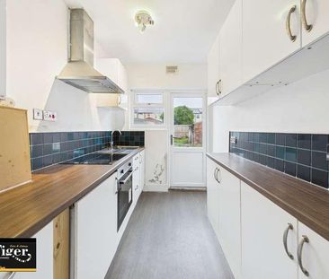 Westmorland Avenue, Blackpool, FY1 - Photo 6