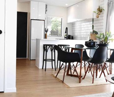 Modern Townhouse With Style - Photo 1