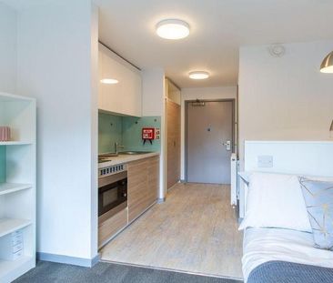 Studio to rent - Photo 2