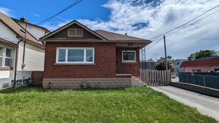 209 Killaly St E, Port Colborne - 2 Bed + Den Lower Unit - Photo 2