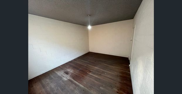 Comfortable Modern Style Unit close to CBD - Photo 1