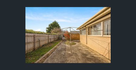 4 Twyford Street, Box Hill North, Vic 3129 - Photo 4