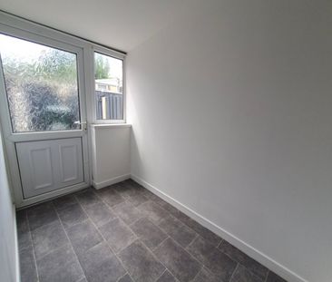 2 bed Terraced - To Let - Photo 1