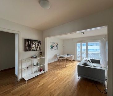 Magnifique appartement de 4.5 pièces au 4ème étage entièrement rénové en 2013 - Foto 2