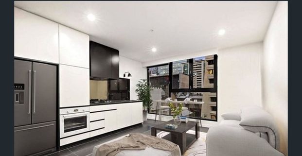 Bright North facing with City Centre views - Photo 1