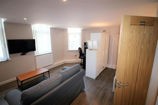 1 bedroom private hall to rent - Photo 1