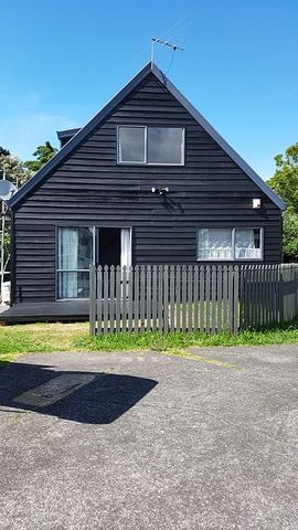 Charming 3BR New Lynn Retreat! - Photo 4