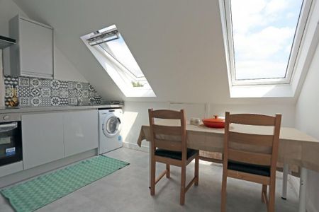 1 bedroom in a house share to rent - Photo 3