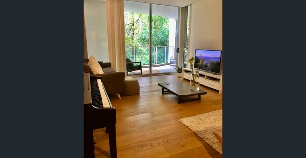 300m FROM THE STATION - 1 BEDROOM WITH STUDY AREA, GENEROUS BALCONY AND SET IN A CONVENIENT LOCATION - Photo 1