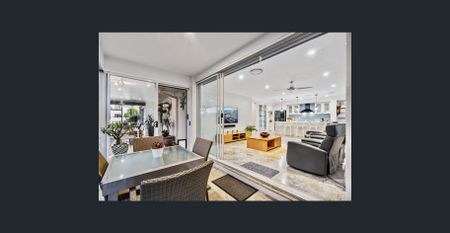 Spectacular Lowset Home - with all the bells and whistles! - Photo 3