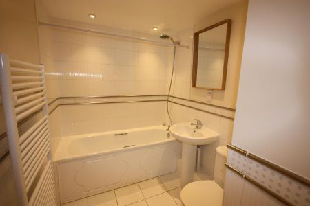 2 bedroom apartment to rent - Photo 5