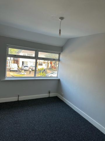 3 Bed Semi-Detached House, Falmouth Road, B34 - Photo 3