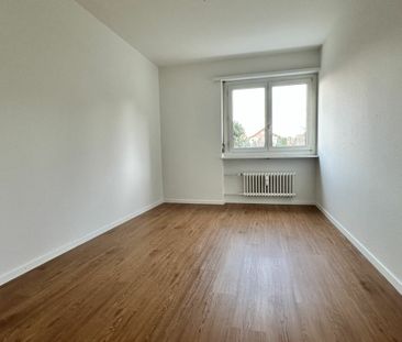 Teilsanierte 4.5 Zimmer-Wohnung an ruhiger Lage - Photo 4